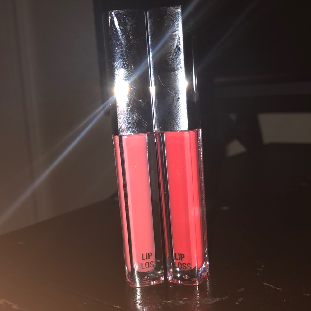 Unused beautiful lip gloss